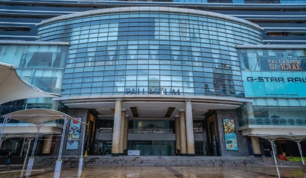 Featured Image of Malls Near Mahindra Beacon Hill, Mahalaxmi